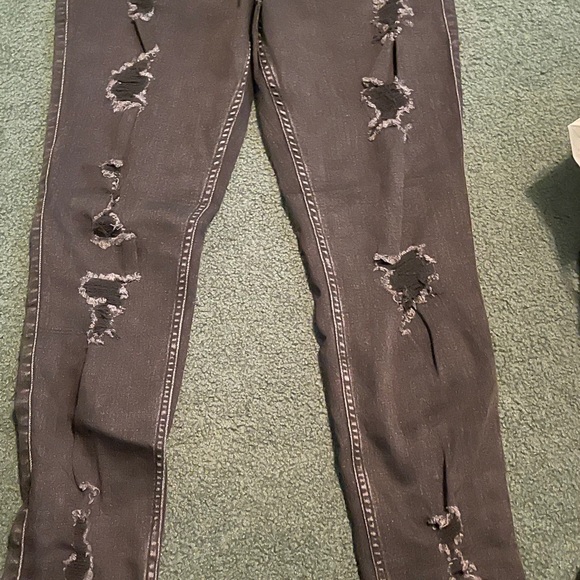 HOLLISTER SIZE 17R RIPPED STYLE - Picture 4 of 5